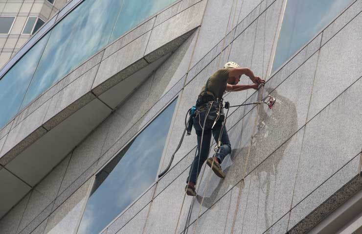 Construction Safety Training Program - Harnessing