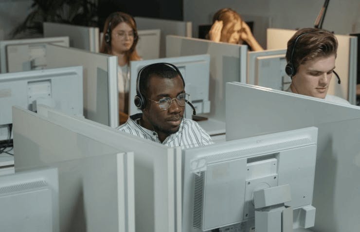 vision2learn Course to Empower Customer Service Agents - Customer Service