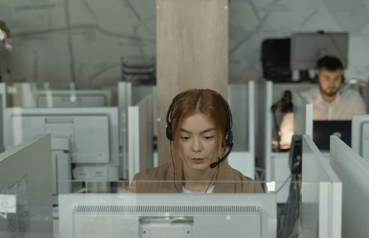 The Call Center School Course to Empower Customer Service Agents - First Class Phone Skills