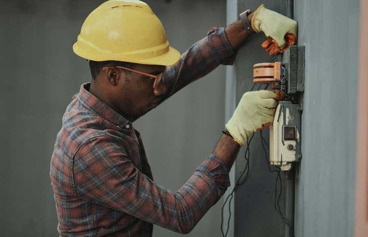 ClickSafety Manufacturing Training Course - Electrical Safety Awareness for Manufacturing