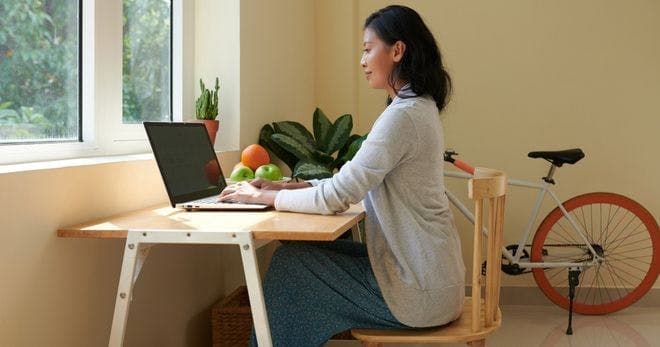 10 General safety tips for work in 2024 - Keep proper posture