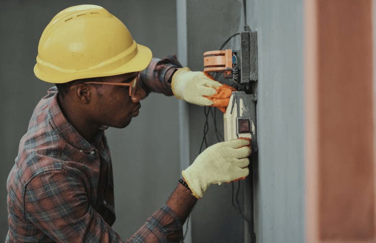 SC Training (formerly EdApp) Preventive Maintenance Training Courses - Controlling Hazardous Energy: Electricity