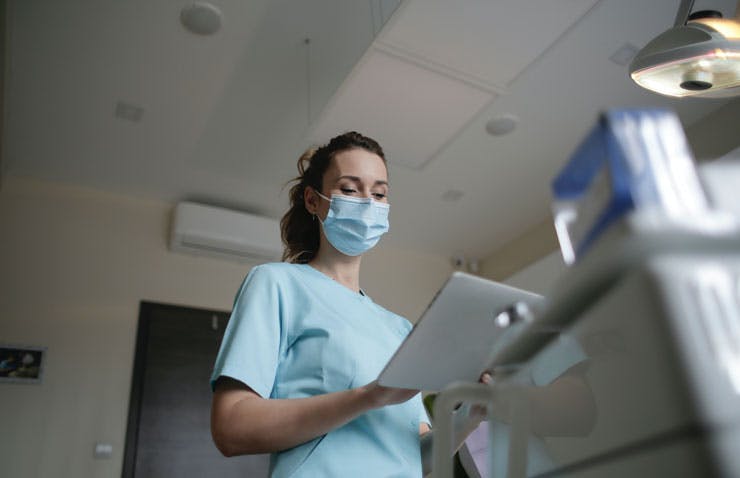 SC Training (formerly EdApp) Healthcare Customer Service Training Course - Customer Service: Handling Complaints